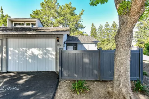 2658 Michelle Ct, Napa, CA 94558