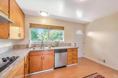 2 Arbor Cir, Novato, CA 94947 photo 12