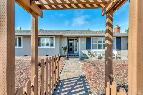 2 Arbor Cir, Novato, CA 94947 photo 6