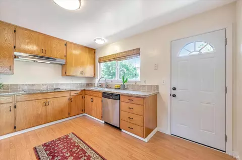 2 Arbor Cir, Novato, CA 94947 photo 13