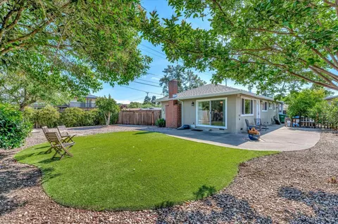 2 Arbor Cir, Novato, CA 94947 photo 5