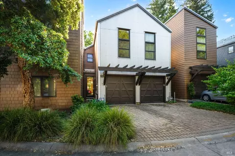 532 Grove St, Healdsburg, CA 95448