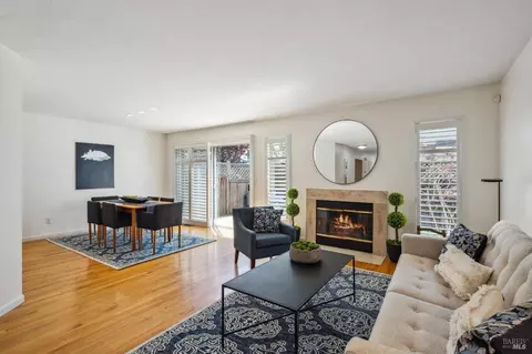18 Bedford Cv, San Rafael, CA 94901