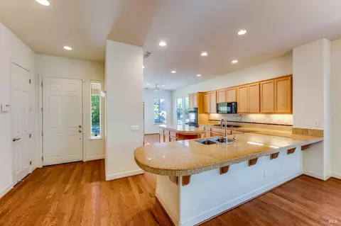 422 Decanter Cir, Windsor, CA 95492 photo 2