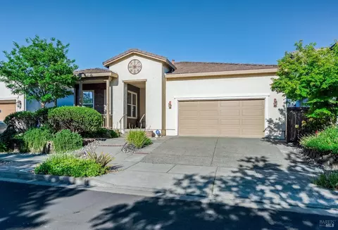 422 Decanter Cir, Windsor, CA 95492