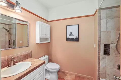 Bath - 4046 Central Ln, Winters, CA 95694 photo 2 of 3
