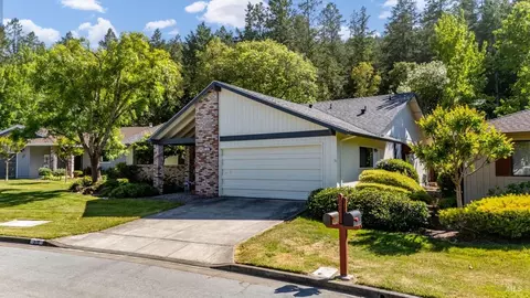 315 Stone Creek Cir, Santa Rosa, CA 95409