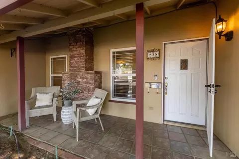 228 Cherry St, Vacaville, CA 95688 photo 4