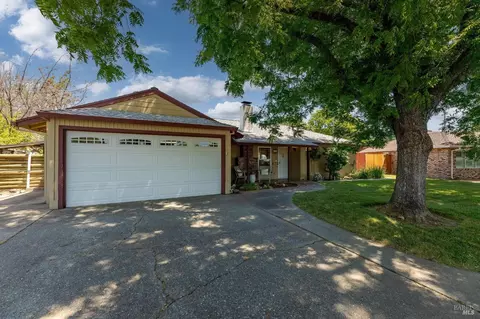 228 Cherry St, Vacaville, CA 95688 photo 2