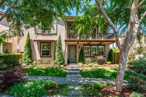 2159 Nectarine Dr, Santa Rosa, CA 95404