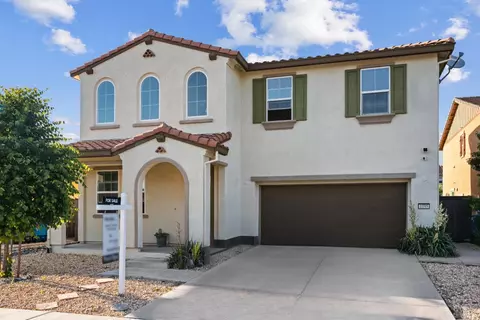 1195 Arizona Ct, Dixon, CA 95620