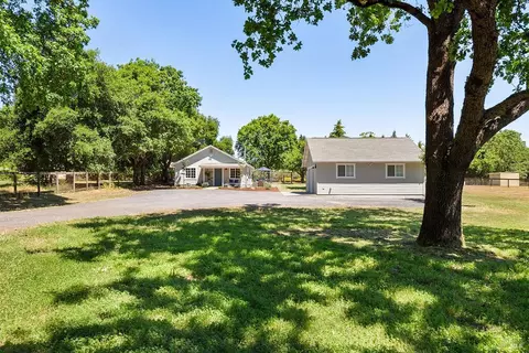 5851 Fredricks Rd, Sebastopol, CA 95472