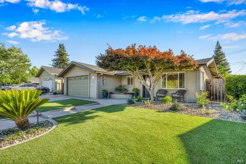 3775 Lassen St, Napa, CA 94558
