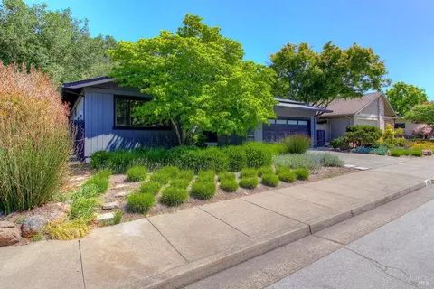 6353 Stone Bridge Rd, Santa Rosa, CA 95409