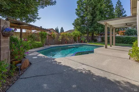 233 Silver Eagle Way, Vacaville, CA 95688 photo 8