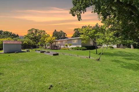 4630 Zimmerman Ln, Santa Rosa, CA 95409
