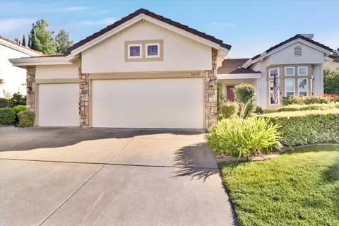 3237 Broadmoor Ct, Fairfield, CA 94534