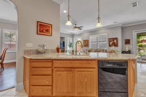 1637 Landmark Dr, Vallejo, CA 94591 photo 17