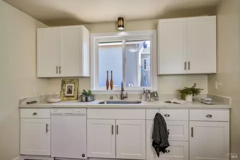 215 E Spring St, Napa, CA 94559 photo 8