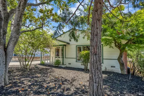 215 E Spring St, Napa, CA 94559
