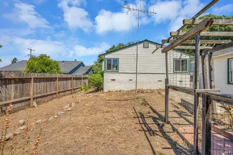 215 E Spring St, Napa, CA 94559 photo 23