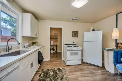 215 E Spring St, Napa, CA 94559 photo 10