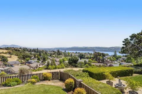 272 Carlisle Way, Benicia, CA 94510