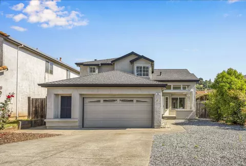 566 N Jefferson St, Cloverdale, CA 95425