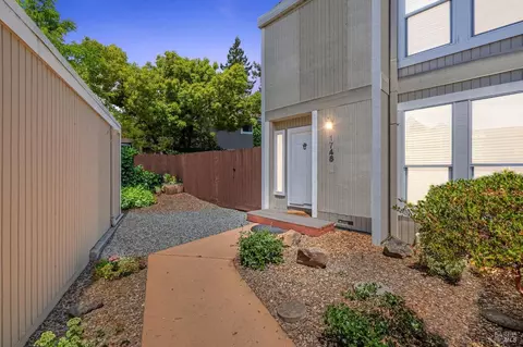 1746 Mission Blvd, Santa Rosa, CA 95409