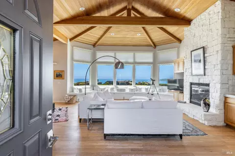 21113 Hummingbird Ct, Bodega Bay, CA 94923