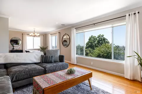 9867 Lawlor St, Oakland, CA 94605