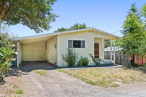 8550 Trenton Rd, Forestville, CA 95436