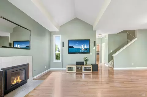 6 Dowitcher Way, San Rafael, CA 94901