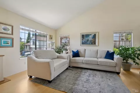 160 Commodore Ct, Vallejo, CA 94591 photo 5