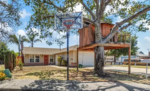 101 Merrimac Ct, Vallejo, CA 94589