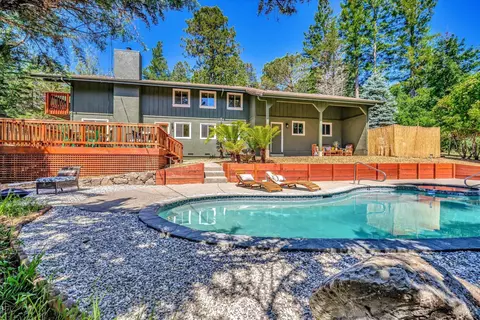 16860 Burl Ln, Occidental, CA 95465