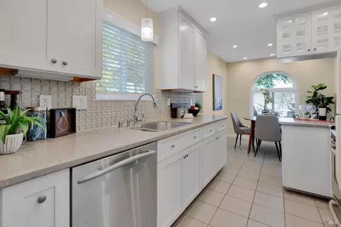 367 Seaport Dr, Vallejo, CA 94590 photo 5