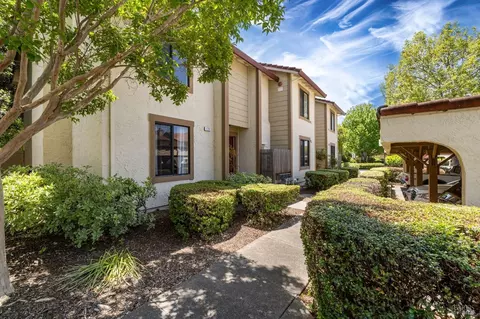 176 Park Place Dr, Petaluma, CA 94954