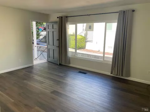 Living - 419 Nevada St, Vallejo, CA 94590 photo 2 of 3