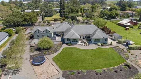 765-767 Lohrman Ln, Petaluma, CA 94952