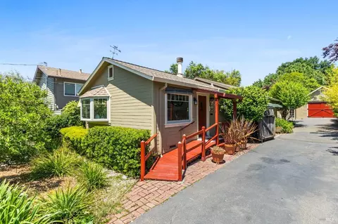115 Sherman St, Healdsburg, CA 95448