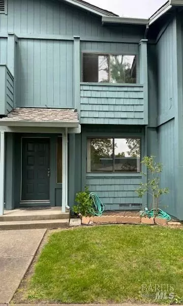 223 College View Dr, Rohnert Park, CA 94928