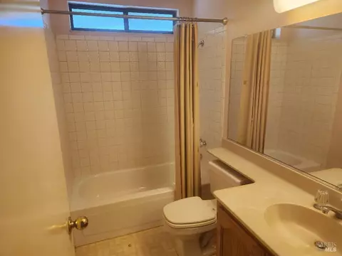 9498 Jessica Dr, Windsor, CA 95492 photo 12