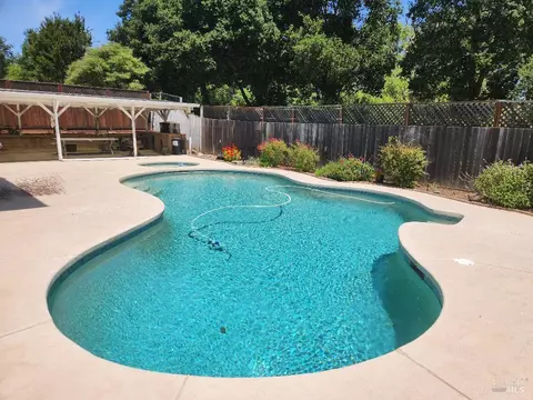 9498 Jessica Dr, Windsor, CA 95492 photo 4