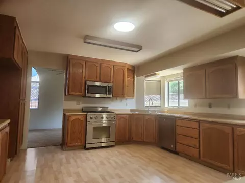 9498 Jessica Dr, Windsor, CA 95492 photo 9