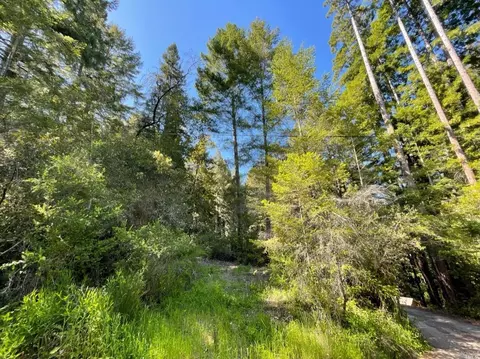 8235 Tyrone Rd, Monte Rio, CA 95419
