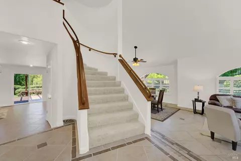 Entry Way - 2425 Peninsula Ct, Fairfield, CA 94534 photo 5 of 8