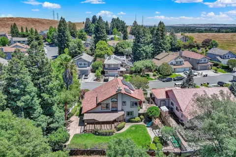 View/Area - 2425 Peninsula Ct, Fairfield, CA 94534 photo 6 of 10