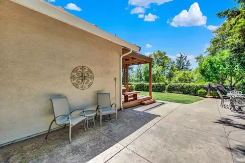 Exterior - 2425 Peninsula Ct, Fairfield, CA 94534 photo 16 of 24