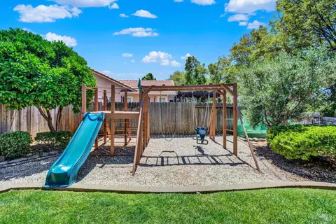Exterior - 2425 Peninsula Ct, Fairfield, CA 94534 photo 9 of 24